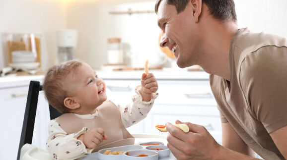 Vater mit Baby